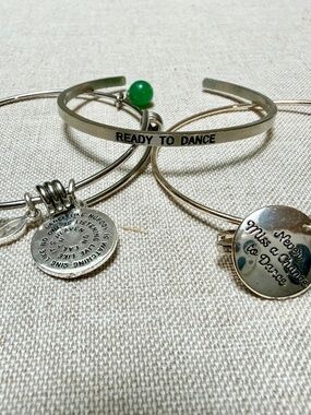 Expandable Silver Tone Bangle Charm Bracelet Set With Dance Theme